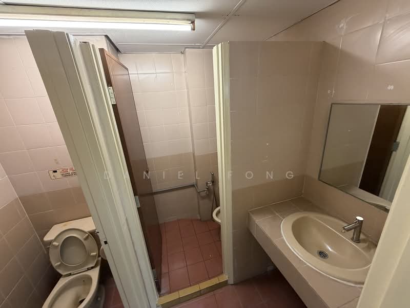 Pejabat untuk Dijual di KL City Centre (Kuala Lumpur) - Daniel Fong - Bathroom - PropertyGuru.com.my