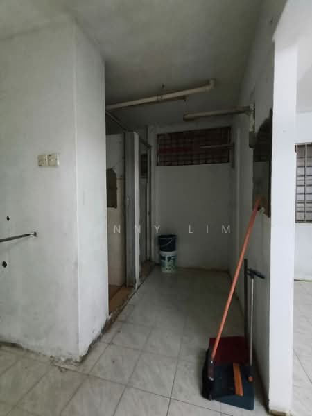 Flat for Sale at Green Garden - Danny Lim - Corridor - PropertyGuru.com.my