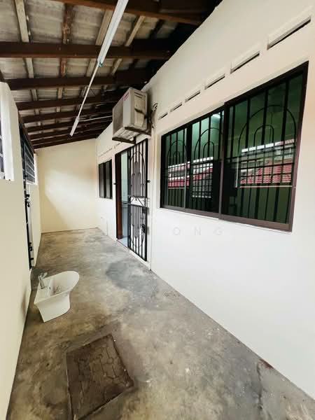 Rumah Teres 1 Tingkat untuk Disewa di Taman Johor Jaya (Johor Bahru) - Kris Ong - Exterior - PropertyGuru.com.my