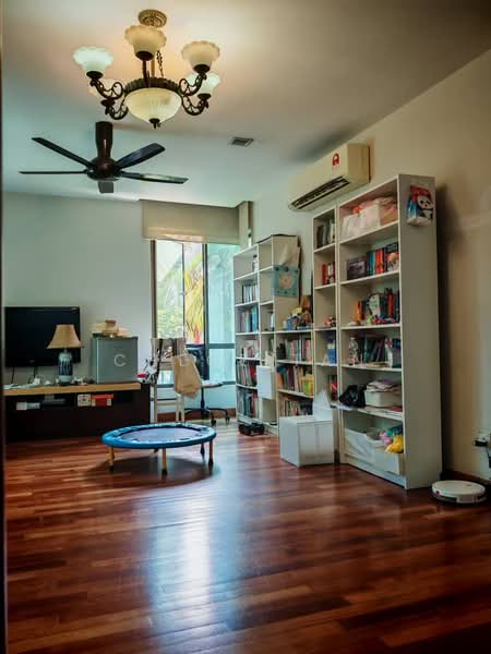 Vila Berkembar untuk Dijual di Kota Kemuning (Shah Alam) - Chloe Tan - Study - PropertyGuru.com.my