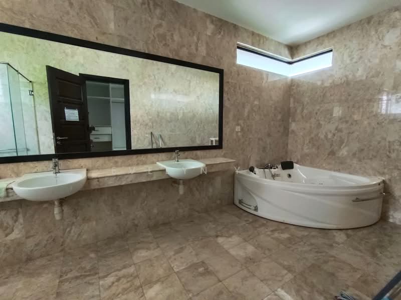 Bungalow for Sale in Subang Heights (Subang Jaya) - Evelyn Yap - Bathroom - PropertyGuru.com.my