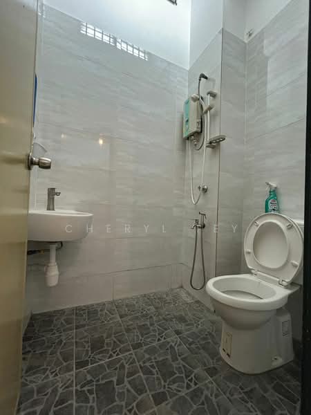 2-storey Terraced House for Rent in Taman Setia Indah (Tebrau) - Cheryl Tey - Bathroom - PropertyGuru.com.my