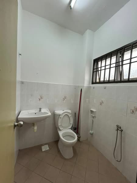 2-storey Terraced House for Rent in Taman Setia Indah (Tebrau) - Cheryl Tey - Bathroom - PropertyGuru.com.my