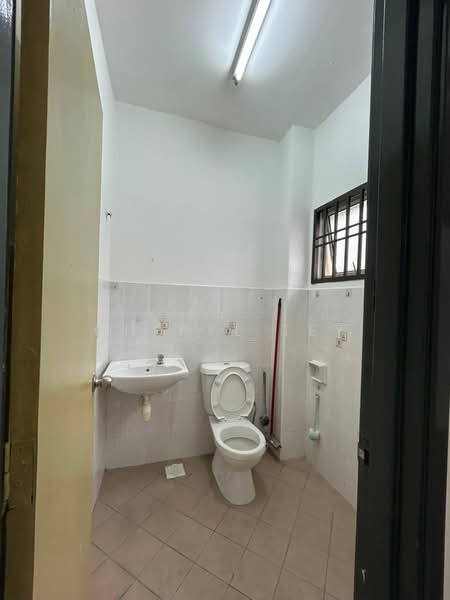2-storey Terraced House for Rent in Taman Setia Indah (Tebrau) - Cheryl Tey - Bathroom - PropertyGuru.com.my