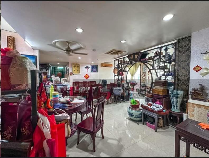 2-storey Terraced House for Sale in Taman Melawati (Ulu Kelang) - calvin Chin - Living Room - PropertyGuru.com.my