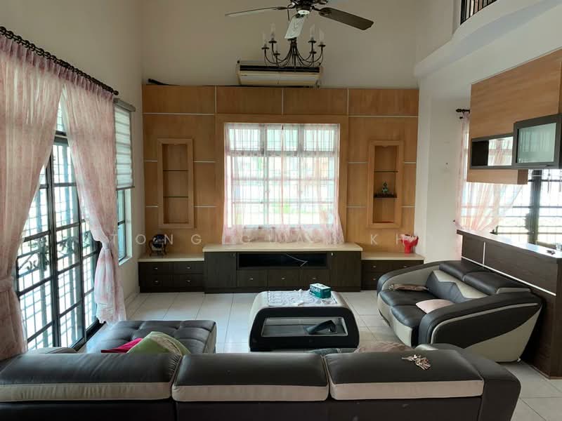 Rumah Berkembar untuk Dijual di Taman Pelangi Indah (Ulu Tiram) - Tong Guan Kho - Living Room - PropertyGuru.com.my