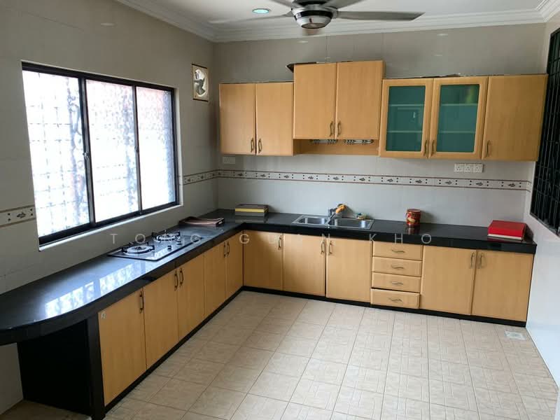 Rumah Berkembar untuk Dijual di Taman Pelangi Indah (Ulu Tiram) - Tong Guan Kho - Kitchen - PropertyGuru.com.my