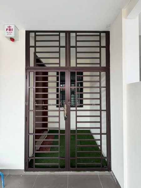Rumah Teres 1 Tingkat untuk Dijual di Taman Pelangi Indah (Ulu Tiram) - Wallace Ang - Entrance - PropertyGuru.com.my
