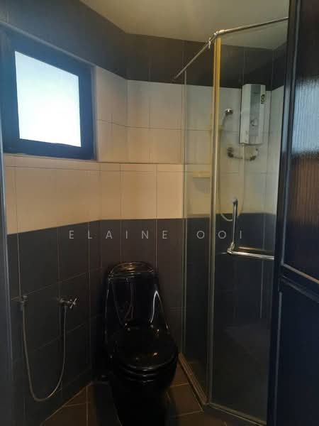Pangsapuri untuk Dijual di MBF Tower - Elaine Ooi - Bathroom - PropertyGuru.com.my