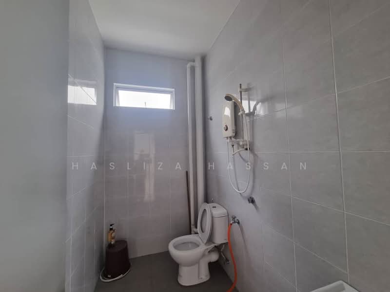 Pangsapuri untuk Dijual di Pangsapuri Setia Impian @ Kajang - Hasliza Hassan - Bathroom - PropertyGuru.com.my