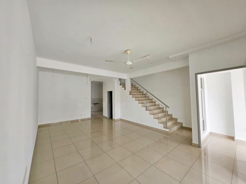 Rumah Teres 2 Tingkat untuk Dijual di Taman Seri Austin (Tebrau) - Max Keng - Living Room - PropertyGuru.com.my
