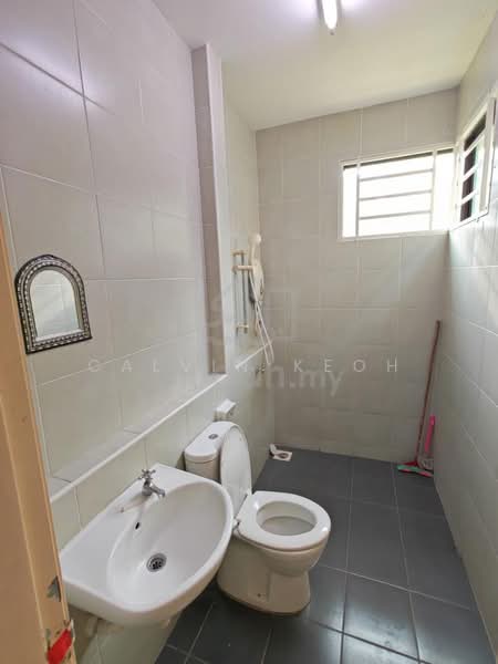 Rumah Berkembar untuk Dijual di Taman Genting Emas (Balik Pulau) - Calvin Keoh - Bathroom - PropertyGuru.com.my