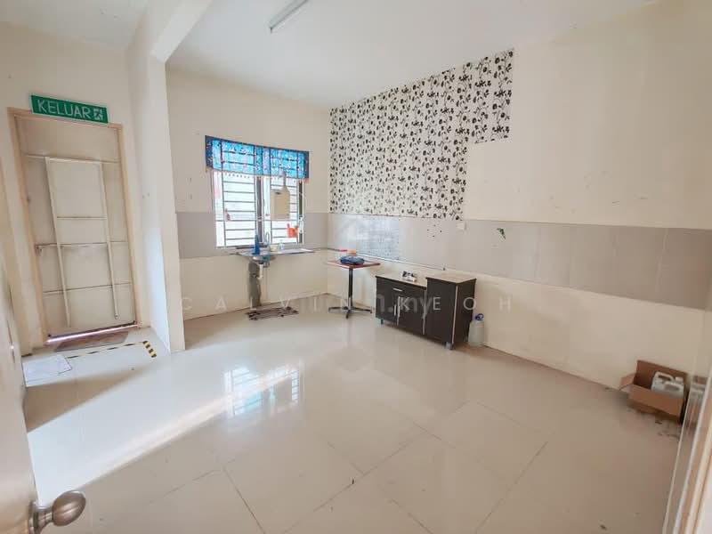 Rumah Berkembar untuk Dijual di Taman Genting Emas (Balik Pulau) - Calvin Keoh - Kitchen - PropertyGuru.com.my