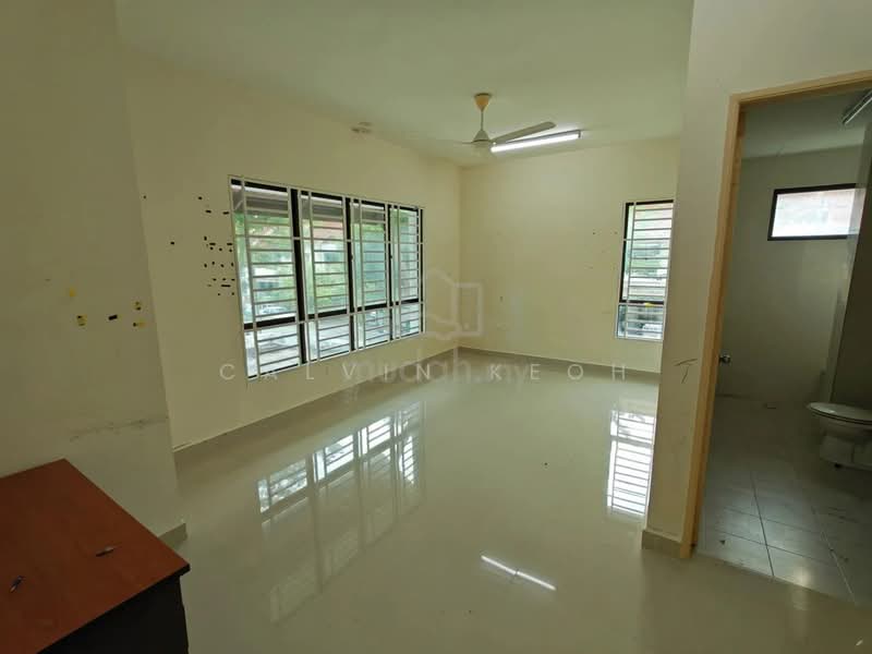 Rumah Berkembar untuk Dijual di Kampung Permatang Tengah (Balik Pulau) - Calvin Keoh - Living Room - PropertyGuru.com.my