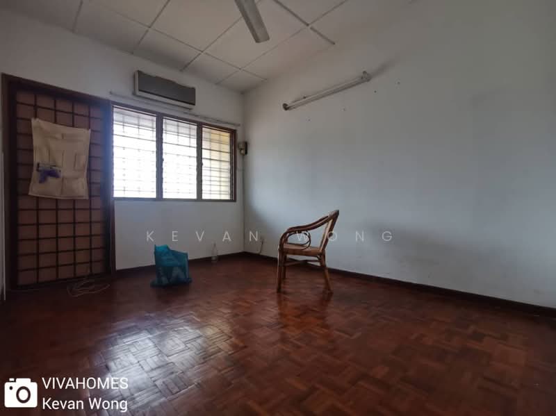 2-storey Terraced House for Sale in Taman Sri Gombak (Gombak) - Kevan Wong - Living Room - PropertyGuru.com.my