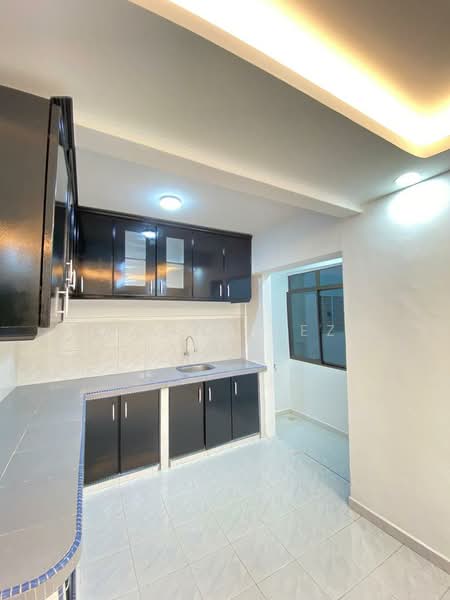 Flat for Sale at Taman Daya - Jalan Sagu 34 - Mohd Faez - Kitchen - PropertyGuru.com.my