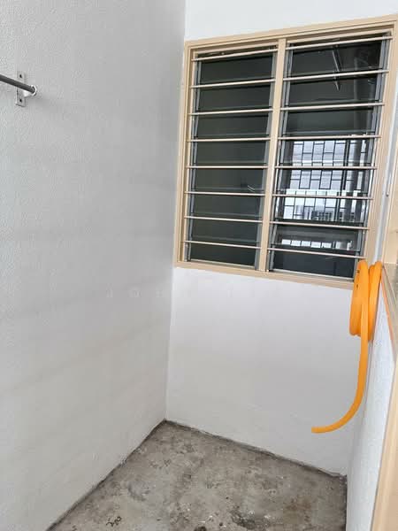 Apartment for Rent at Pangsapuri Sentosa - John Tee - Balcony - PropertyGuru.com.my
