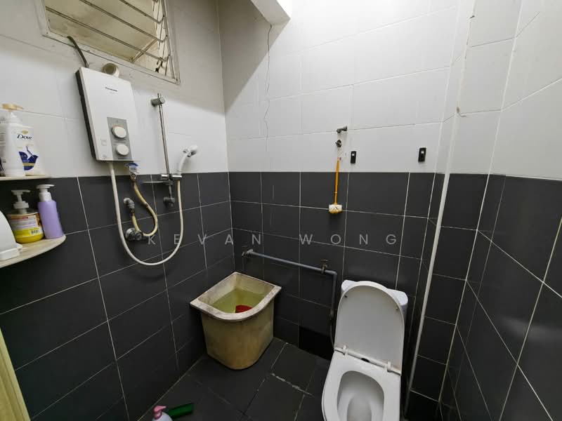2-storey Terraced House for Sale in Batu Caves (Selangor) - Kevan Wong - Bathroom - PropertyGuru.com.my