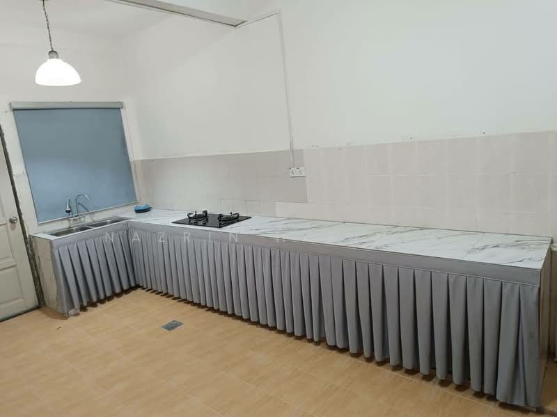 2-storey Terraced House for Sale in Bandar Tasik Puteri (Rawang) - Nazrin Hakimin - Kitchen - PropertyGuru.com.my