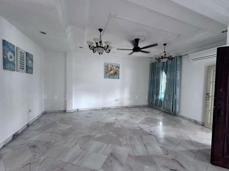 2-storey Terraced House for Sale in Bandar Tasik Puteri (Rawang) - Nazrin Hakimin - Living Room - PropertyGuru.com.my