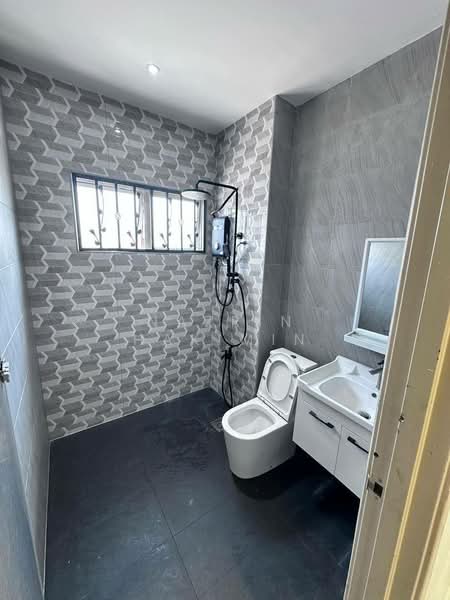 2-storey Terraced House for Sale in Bandar Tasik Puteri (Rawang) - Nazrin Hakimin - Bathroom - PropertyGuru.com.my