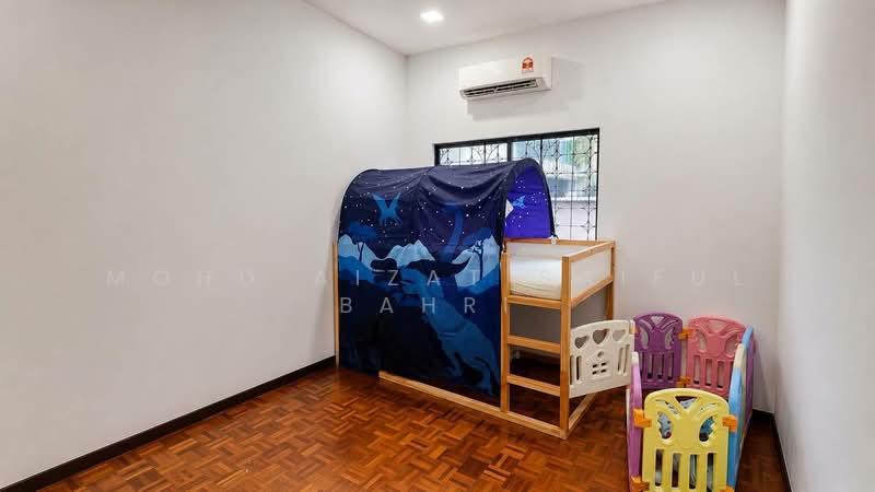 Semi-Detached House for Sale in Medan Damansara (Damansara Heights) - Mohd Aizat Saiful Bahri - Bedroom - PropertyGuru.com.my