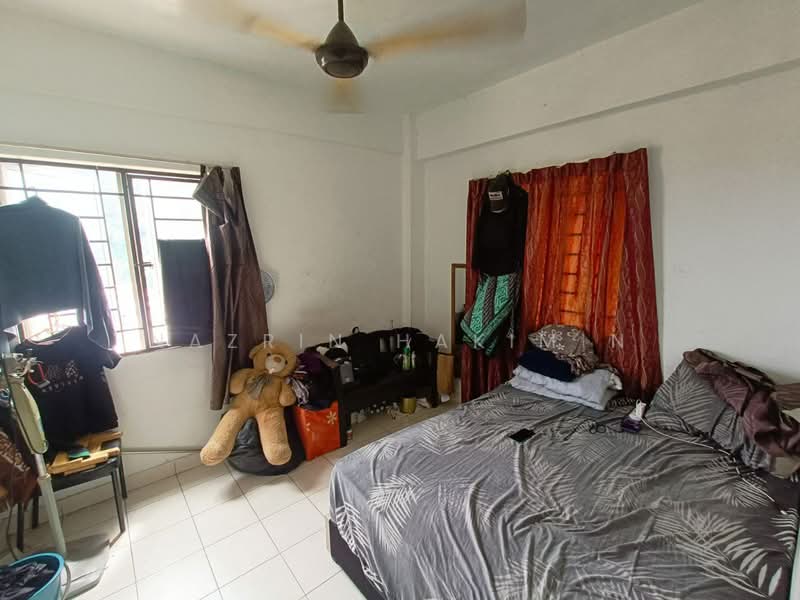 Condominium for Sale at Pangsapuri Saujana Gombak - Nazrin Hakimin - Bedroom - PropertyGuru.com.my