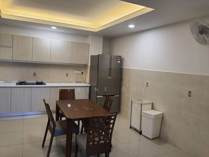 Kondominium untuk Dijual di Putra Marine Resort - Elaine Ooi - Kitchen - PropertyGuru.com.my