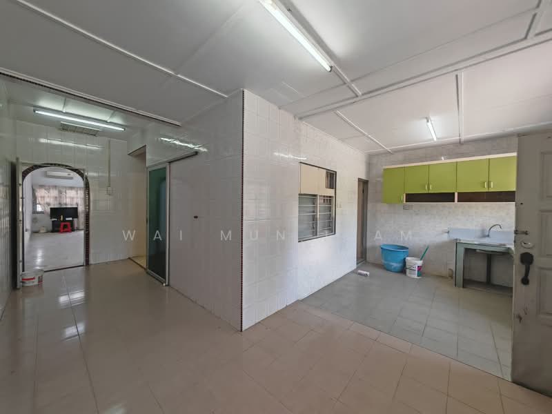 1-storey Terraced House for Sale in Taman Rasah Jaya (Rasah) - Wai Mun Tham - Kitchen - PropertyGuru.com.my