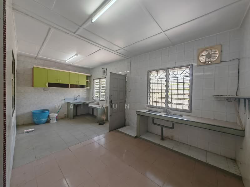 1-storey Terraced House for Sale in Taman Rasah Jaya (Rasah) - Wai Mun Tham - Kitchen - PropertyGuru.com.my