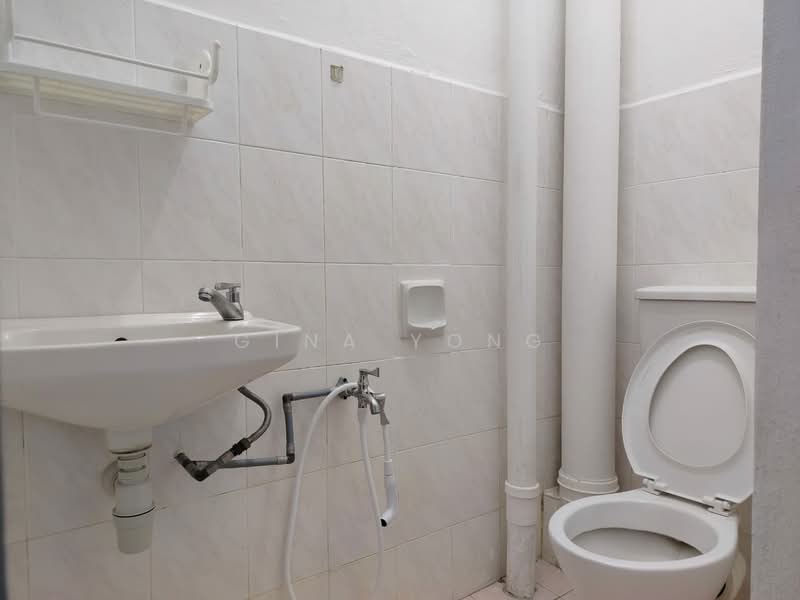 Apartment for Sale at Nipah Emas - Gina Yong - Bathroom - PropertyGuru.com.my