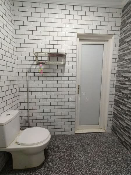 Rumah Teres 2 Tingkat untuk Dijual di Kota Puteri (Batu Arang) - Nazrin Hakimin - Bathroom - PropertyGuru.com.my