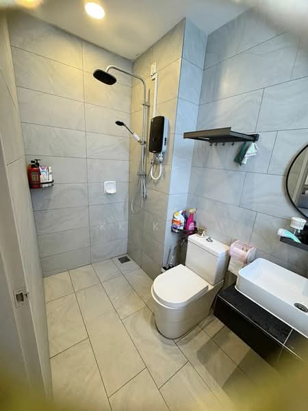 Servis Apartment untuk Dijual di Sky Trees - KK Koh - Bathroom - PropertyGuru.com.my
