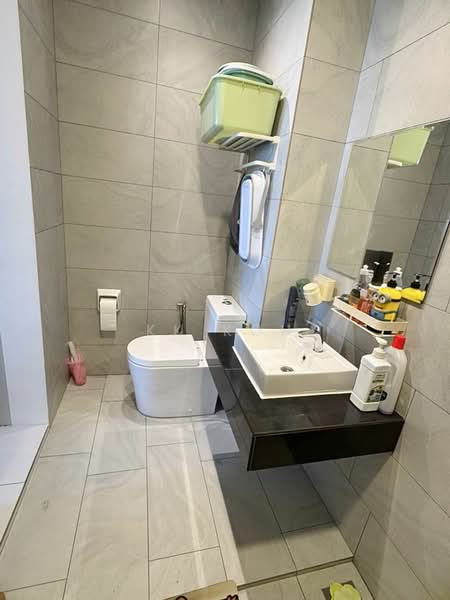 Servis Apartment untuk Dijual di Sky Trees - KK Koh - Bathroom - PropertyGuru.com.my