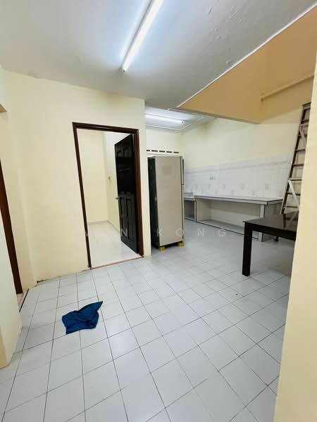 1-storey Terraced House for Rent in Taman Johor Jaya (Johor Bahru) - Min Kong - Kitchen - PropertyGuru.com.my