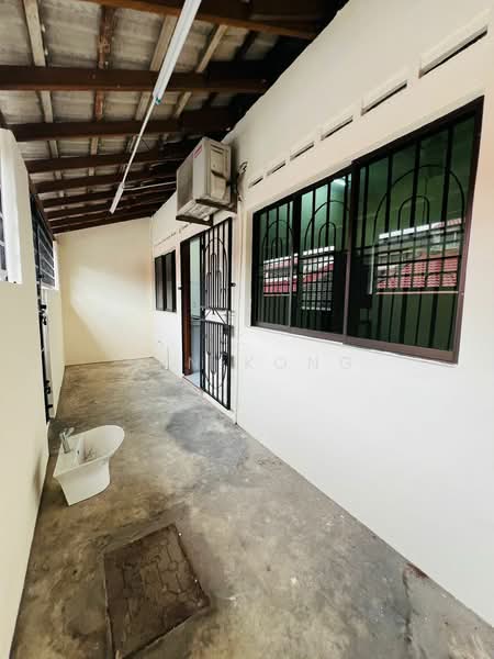 1-storey Terraced House for Rent in Taman Johor Jaya (Johor Bahru) - Min Kong - Corridor - PropertyGuru.com.my