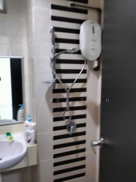 Kondominium untuk Disewa di The Brezza - Danick Teoh - Bathroom - PropertyGuru.com.my
