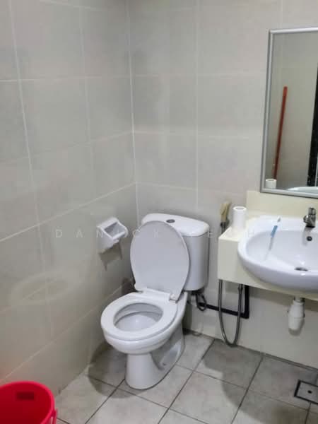 Kondominium untuk Disewa di The Brezza - Danick Teoh - Bathroom - PropertyGuru.com.my