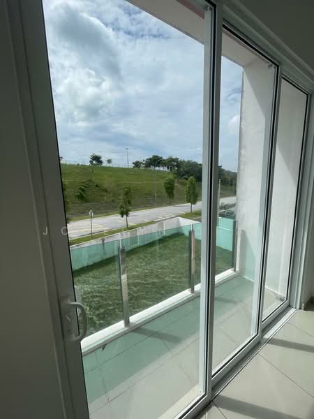 2-storey Terraced House for Sale in Bandar Sri Sendayan (Negeri Sembilan) - Jocelyn Chan - Balcony - PropertyGuru.com.my