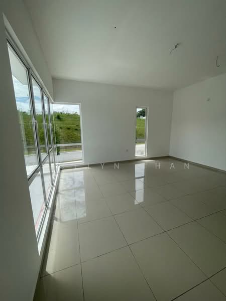 2-storey Terraced House for Sale in Bandar Sri Sendayan (Negeri Sembilan) - Jocelyn Chan - Master Room View - PropertyGuru.com.my