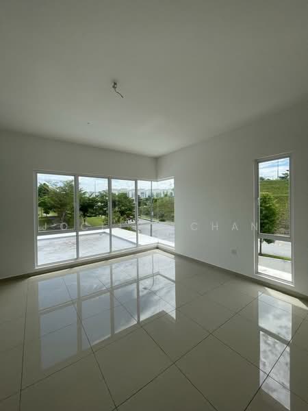 2-storey Terraced House for Sale in Bandar Sri Sendayan (Negeri Sembilan) - Jocelyn Chan - Master Room View - PropertyGuru.com.my