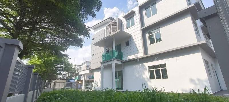 Rumah Teres 3-Tingkat untuk Dijual di Puchong (Selangor) - Kewin Poon Kah Wei - Exterior - PropertyGuru.com.my