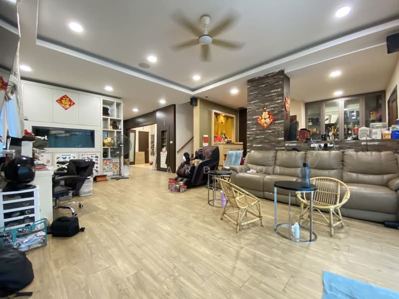 Semi-Detached House for Sale in Taman Bukit Serdang (Seri Kembangan) - Edward Ooi - Living Room - PropertyGuru.com.my
