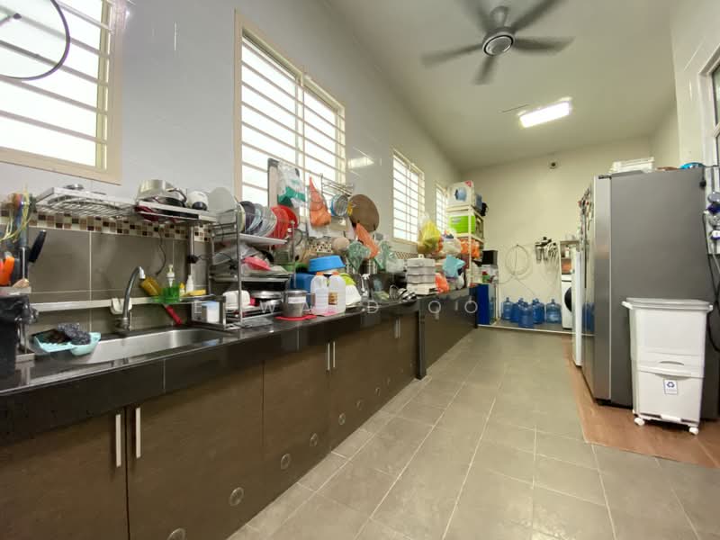 Semi-Detached House for Sale in Taman Bukit Serdang (Seri Kembangan) - Edward Ooi - Kitchen - PropertyGuru.com.my