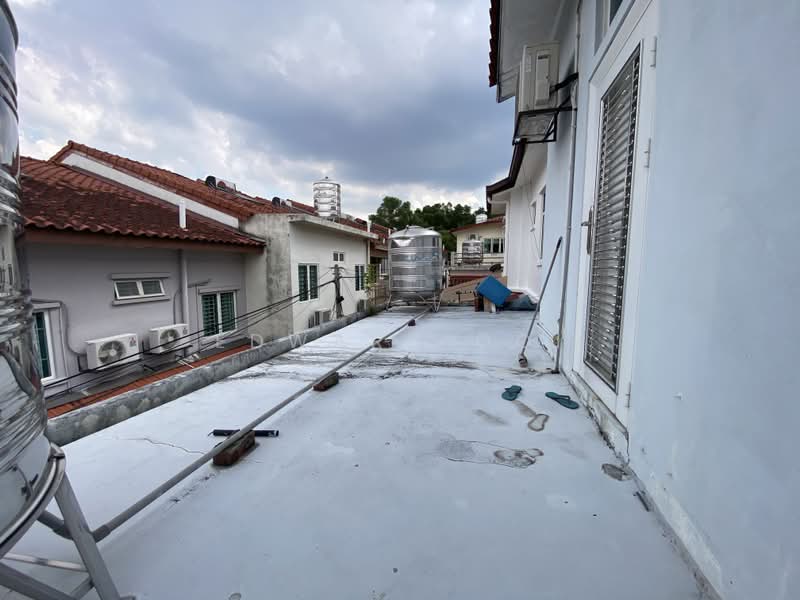 Semi-Detached House for Sale in Taman Bukit Serdang (Seri Kembangan) - Edward Ooi - Roof - PropertyGuru.com.my