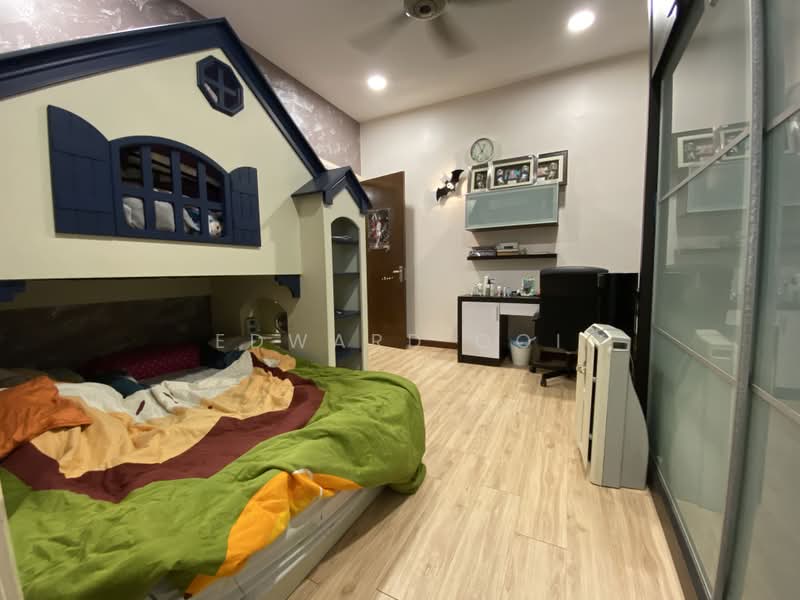 Semi-Detached House for Sale in Taman Bukit Serdang (Seri Kembangan) - Edward Ooi - Bedroom - PropertyGuru.com.my