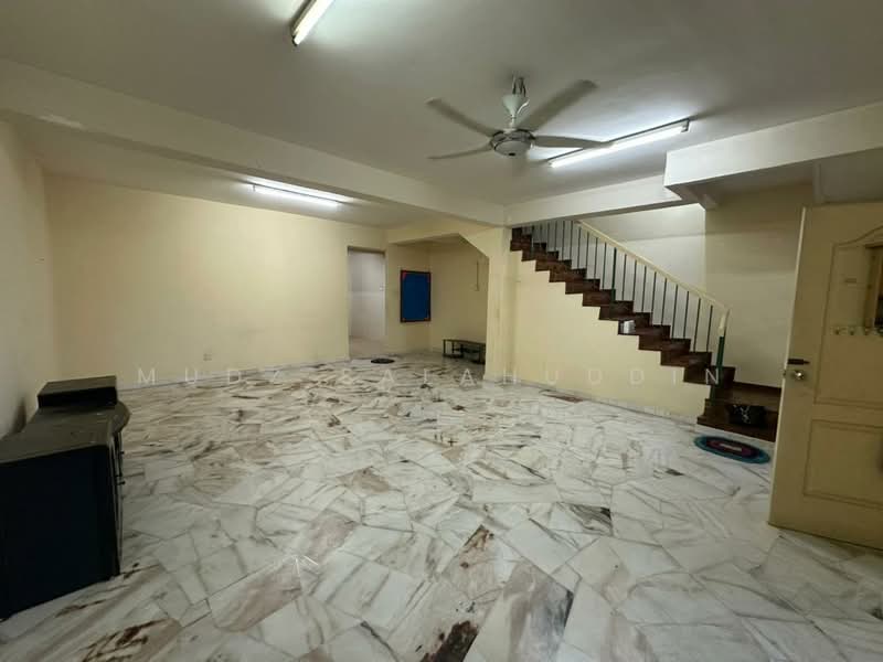 Terraced House for Sale in Taman Pinggiran Senawang (Sungai Gadut) - Mudz Salahuddin - Living Room - PropertyGuru.com.my
