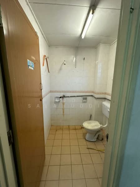 Terraced House for Sale in Taman Pinggiran Senawang (Sungai Gadut) - Mudz Salahuddin - Bathroom - PropertyGuru.com.my