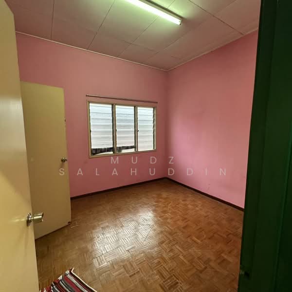Terraced House for Sale in Taman Pinggiran Senawang (Sungai Gadut) - Mudz Salahuddin - Interior - PropertyGuru.com.my