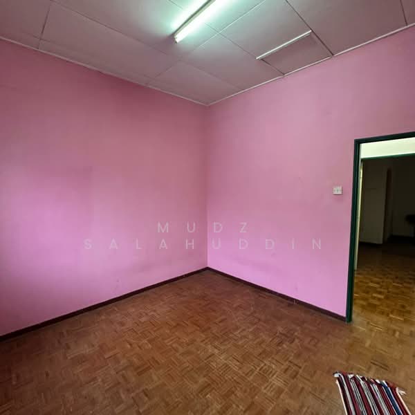 Terraced House for Sale in Taman Pinggiran Senawang (Sungai Gadut) - Mudz Salahuddin - Interior - PropertyGuru.com.my